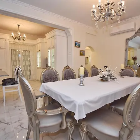 Villa Theodora *