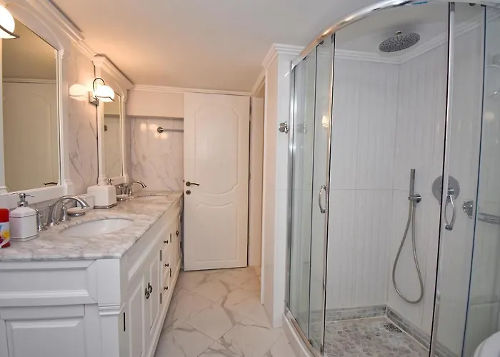 Theodora * Gastouri (Corfu)