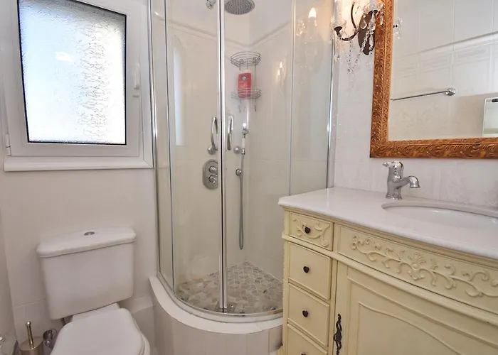 Theodora ヴィラ *