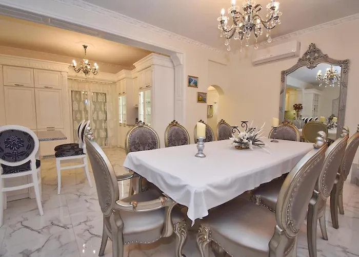 ヴィラ Theodora *